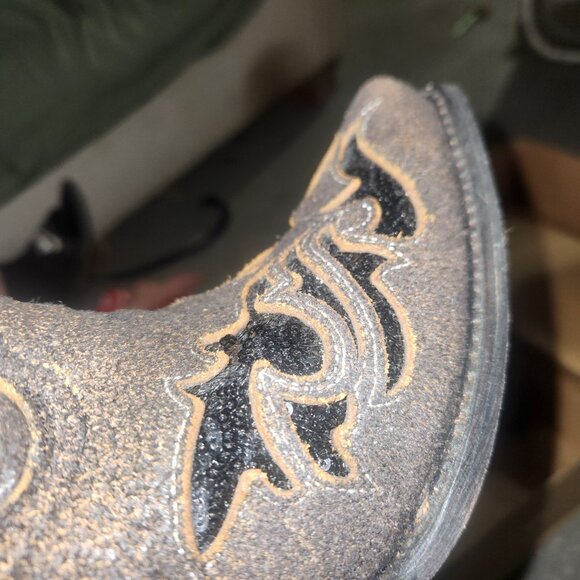 Boots - Picture 2 of 7